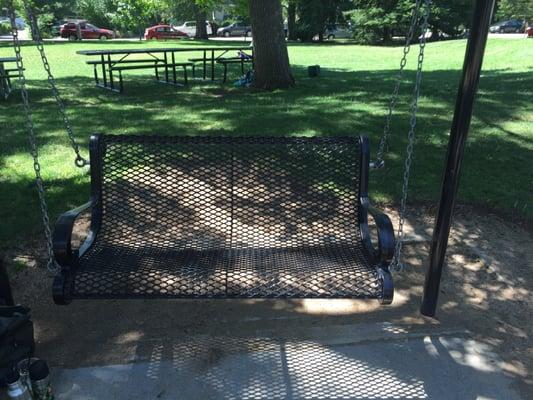 Swinging benches. Love!