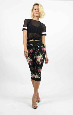 Fashion tops and floral capris