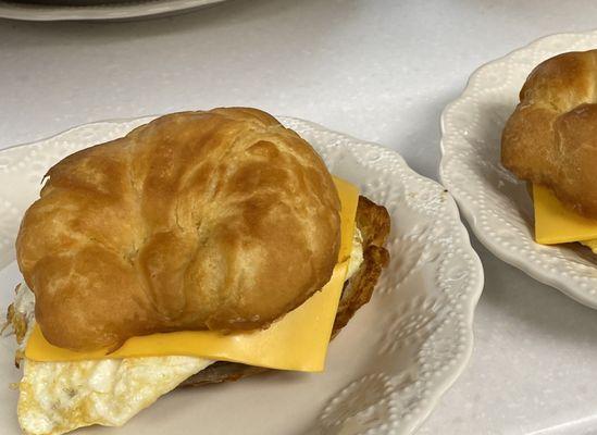 Breakfast sandwich