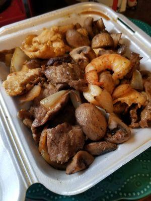 Mushroom deluxe with shrimp, chicken, and beef