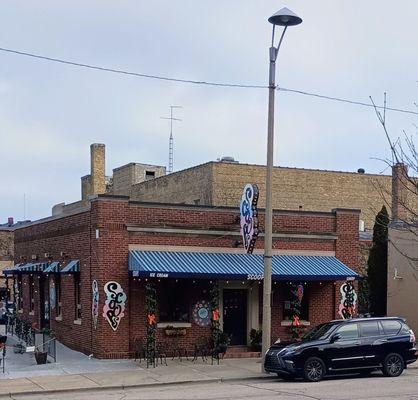 Scoops Ice Cream and Candy on Eighth Avenue in Kenosha,  directly across from the Stella Hotel.