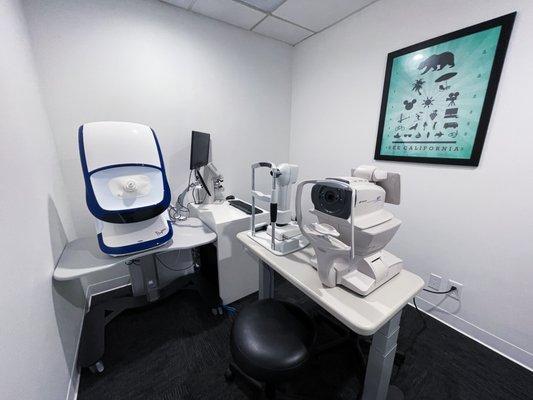 The latest technology allows our doctors to provide the best solutions to your visual needs.