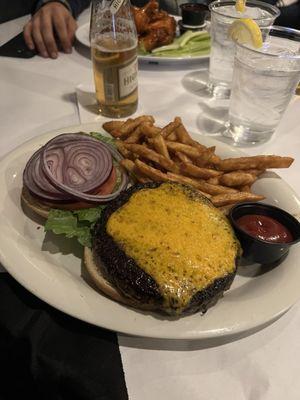 Cheeseburger with Fries