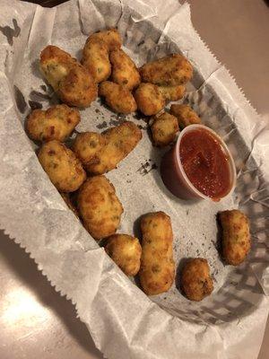 Garlic cheese curds with marinara for an appetizer