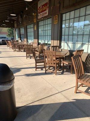 Cracker Barrel patio