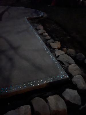 6" glow stone boarder.