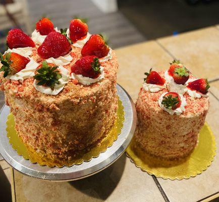 Strawberry Crunch Cake