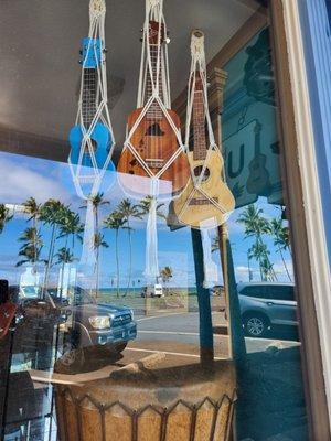 Hawaiian Ukulele & Guitar