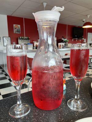 Cranberry mimosas yummilicious!