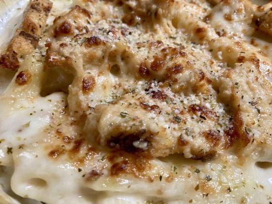 Chicken Alfredo pasta bowl