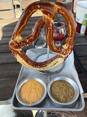 The pretzel