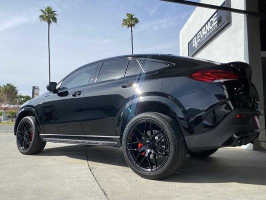 2021 Mercedes AMF GLE. Powder Coat Wheels Gloss Black, Calipers Paint Gloss Red, Window Tint, Chrome Delete Gloss Black