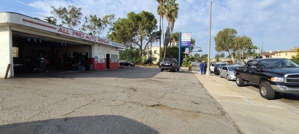 A customer had to call the police for the mechanic Dan to return his car key to him after declining their very expensive quote.