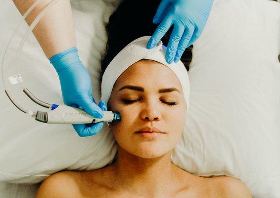 HYDRAFACIALS! The hottest facial treatment in the industry right now. Have you had one yet?