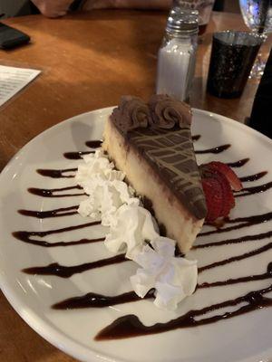 Snickers cheesecake