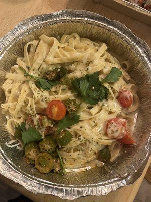 Build your own: fettuccine what with Parmesan garlic cream sauce