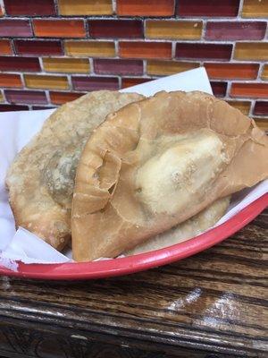 Empanadas (ropa vieja, res molida, pollo y queso)