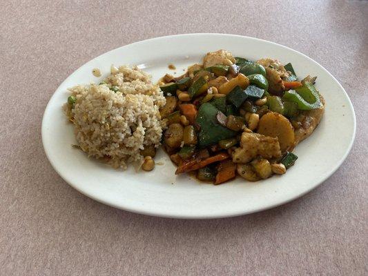 Kung Pao chicken luncheon special.