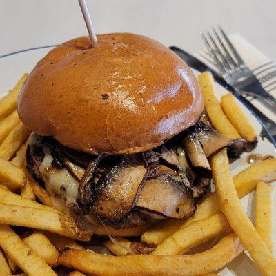 Build Your Own Burger BYOB, mushrooms & swiss cheese, nada mas!