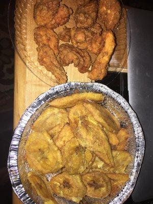 #4 Lunch special fried chicken pieces, tostones & drink.