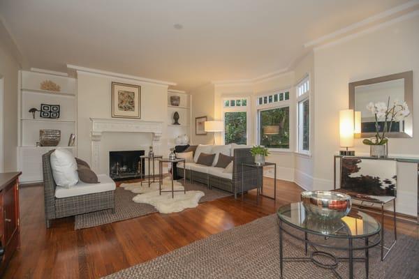 Pacific Heights Edwardian flat, the quintessential San Francisco experience, represented the buyer.