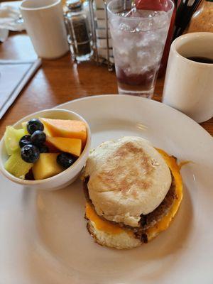 Egg sandwich with fruit