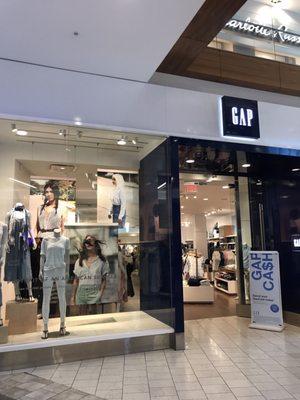 A Hijabi model:) Love it! Good job, Gap.