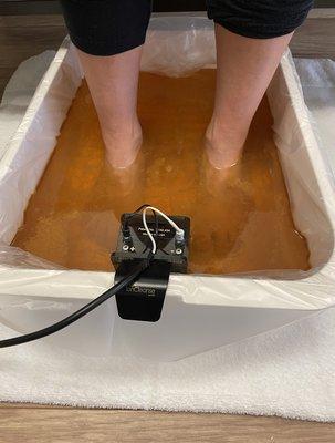 Come and enjoy our relaxing ionic foot bath!