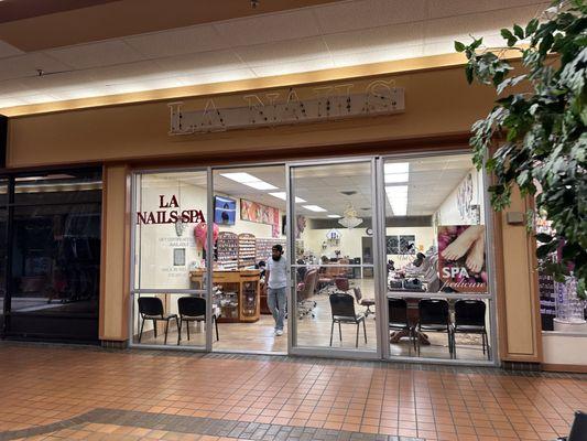 LA Nail Spa in the Broadmoor Mall, Hobbs, NM. 4/11/2024