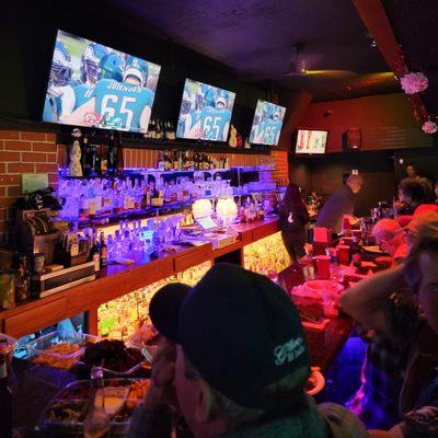 Super Bowl Party | West LA | Come catch all NFL action at Banter Bar