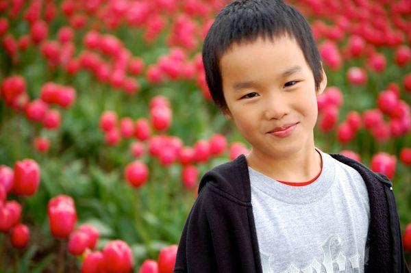 Family photos in the tulip patch.