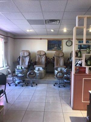 Pedicure seating, heated massage chairs, hot stone massage.