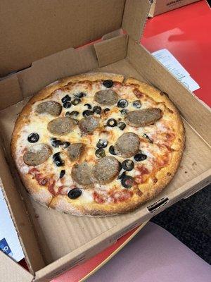 Small Pizza with sausage and black olives