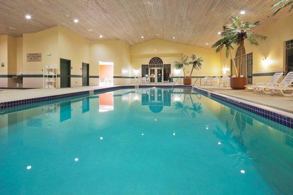 Indoor Pool & Whirlpool