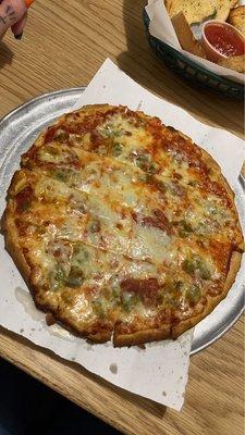 Cheese Pizza with pepperoni and green pepper