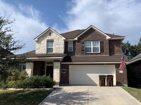 Look at that beautiful roof on that beautiful home!!