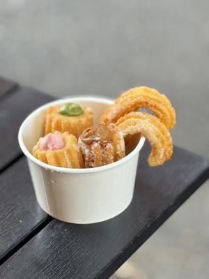 xmas trio | 3 mini stuffed churro (strawberry cheesecake, dulce de leche, matcha), 2 churro canes  (december special)