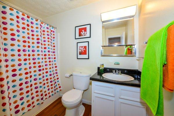 Morrowood Townhomes - Model Bathroom