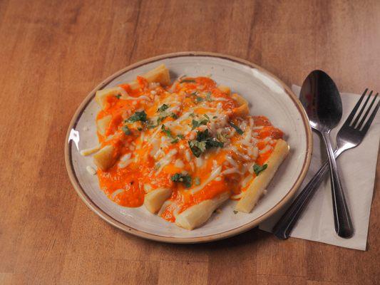 Twirling my way through these crispy yuca fries and creamy tikka masala sauce! A match made in heaven!