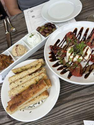 Spreads, Burrata Caprese