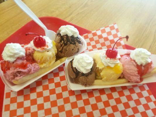 Old fashioned Banana Splits in the house!!!