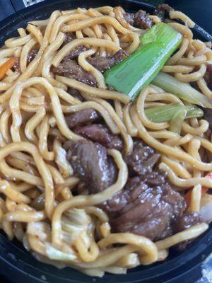 Beef lo mein