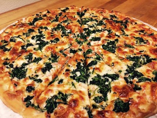 Spinach pizza