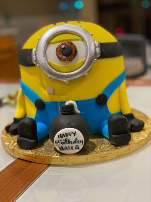 Minion cake