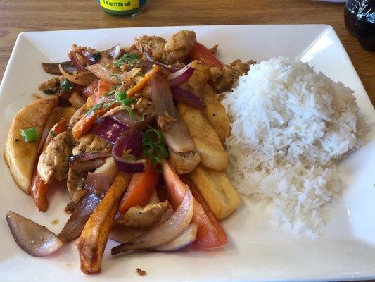 Pollo Saltado