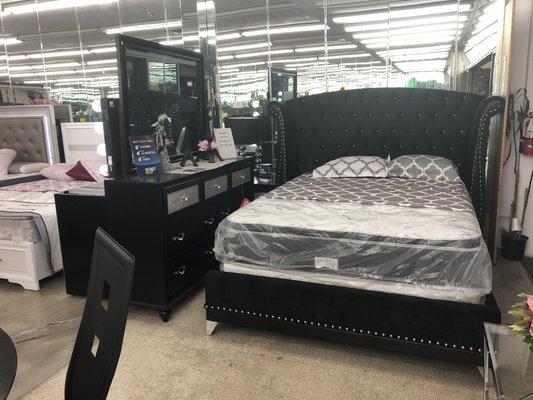 Black Queen velvet bed room set