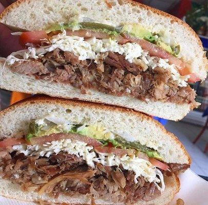 Cemita de Carnitas