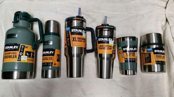 Stainless steel vacuum bottles and cups to keep your beverages and food at the right temperature.