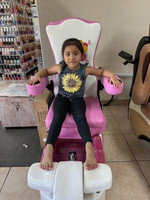 New kids pedicure chair