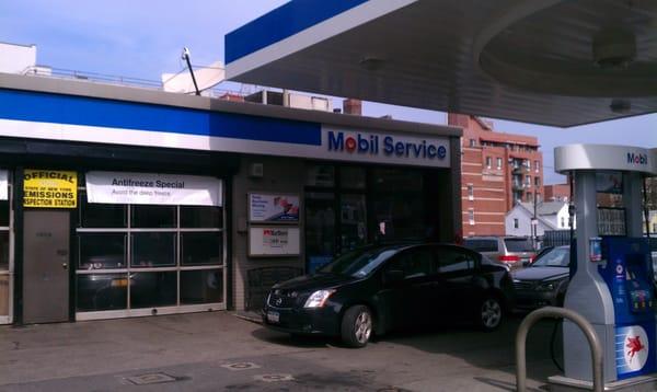 This is the actual storefront located on Linden and Northern, The other pic is of the one on College Pt Blvd and Roosevelt Ave.